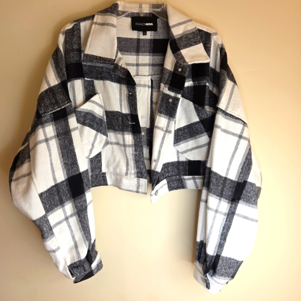 Fashion Nova Black and White Plaid Crop Flannel Jacket